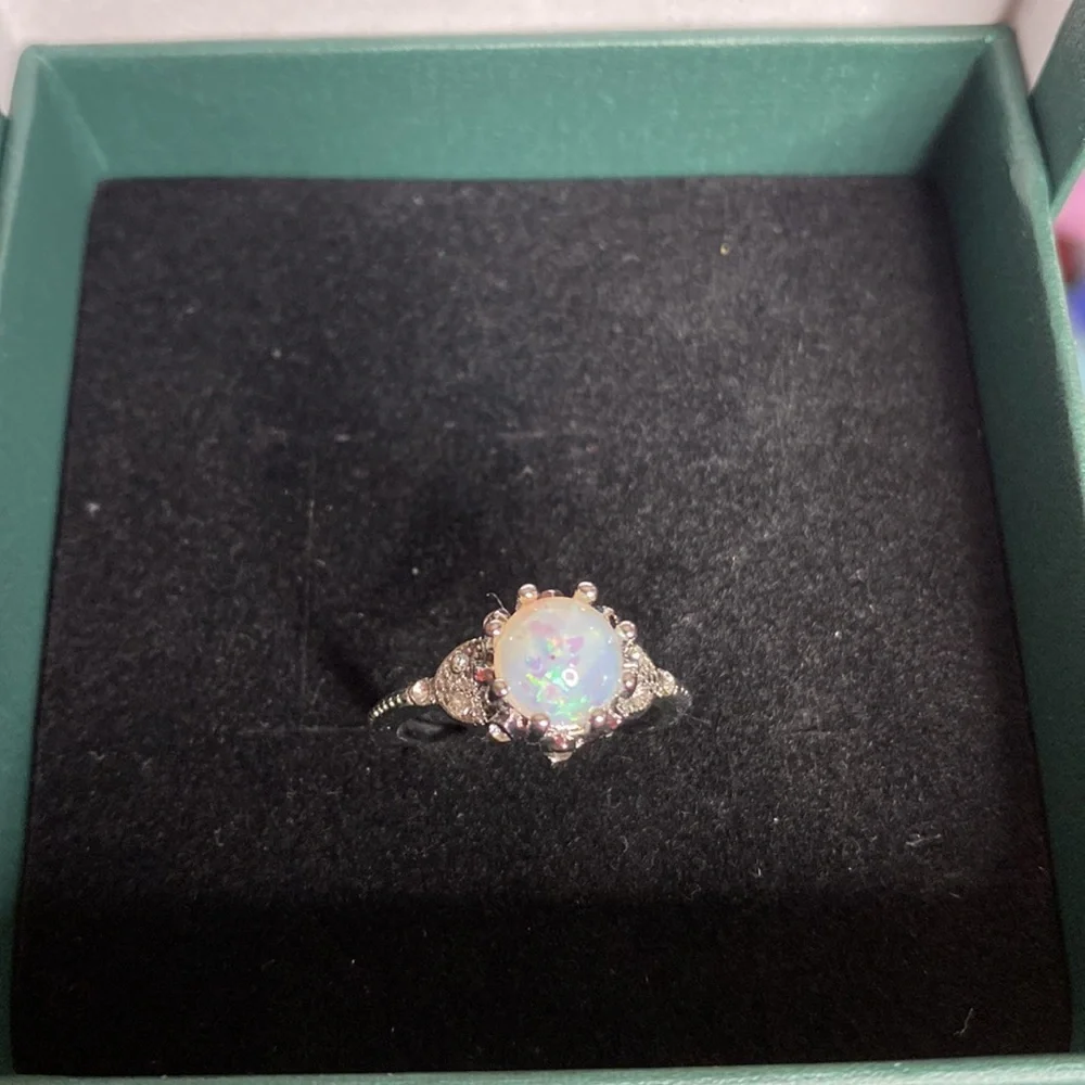 🌹 Silver Opalescent Pearl Stone Ring 🌹 8 NWT - Picture 12 of 14